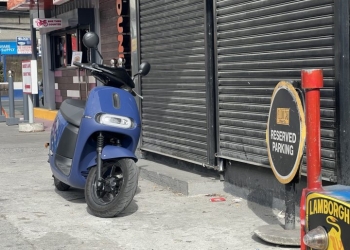 Gogoro S2 Premium Smartscooter Review, Riding into the Future of Electric Scooters