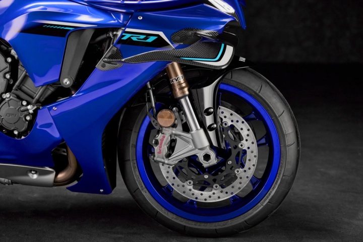 Yamaha 2025 YZF-R1 and YZF-R1M with New MotoGP-Inspired Winglets now ...