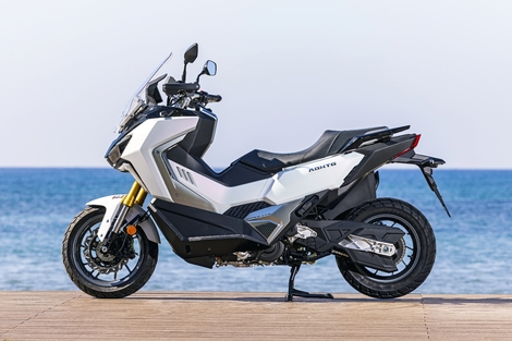 SYM ADX TG 400 Debuts at Content Moto 2 Event in Carmona, Marking Bold Entry into Adventure Scooter Segment 3 S1 le sym adx 400 tg est il vraiment un concurrent de taille pour les honda adv et x adv 833309