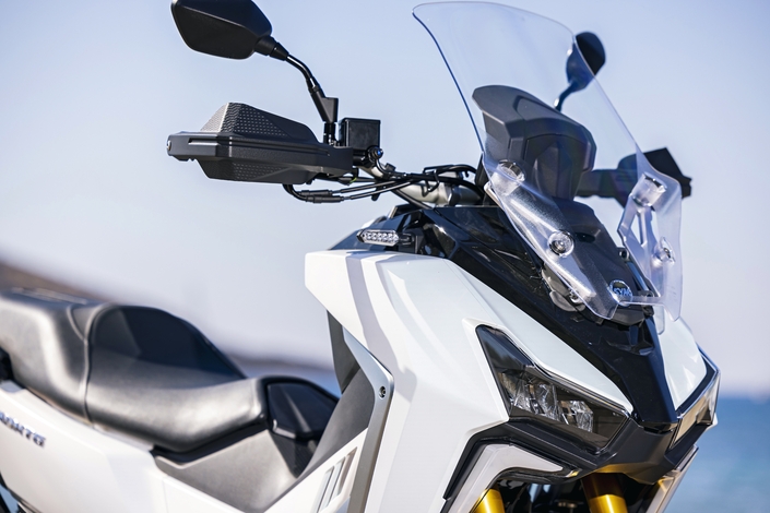 SYM ADX TG 400 Debuts at Content Moto 2 Event in Carmona, Marking Bold Entry into Adventure Scooter Segment 6 S1 le sym adx 400 tg est il vraiment un concurrent de taille pour les honda adv et x adv 833313
