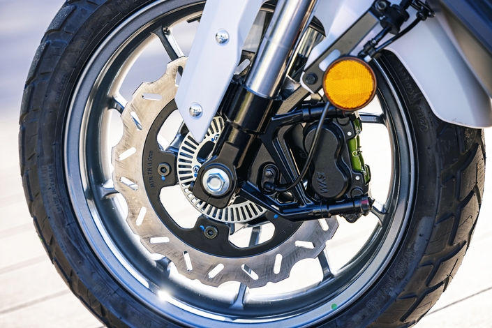 SYM ADX TG 400 Debuts at Content Moto 2 Event in Carmona, Marking Bold Entry into Adventure Scooter Segment 8 S1 le sym adx 400 tg est il vraiment un concurrent de taille pour les honda adv et x adv 833330