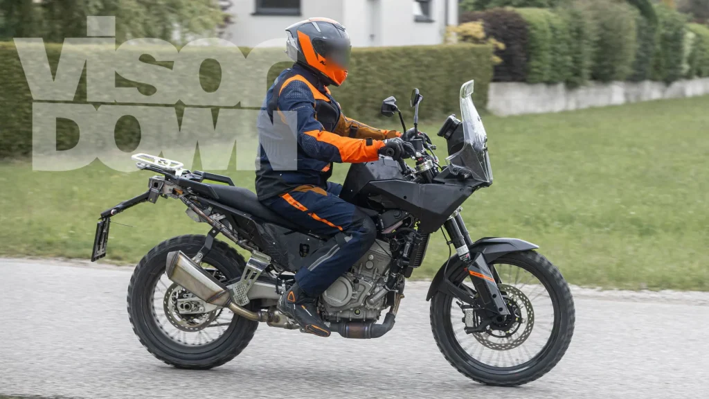 KTM 490 Adventure and 490 Duke Spotted KTM 490 Adventure and 490 Duke Spotted